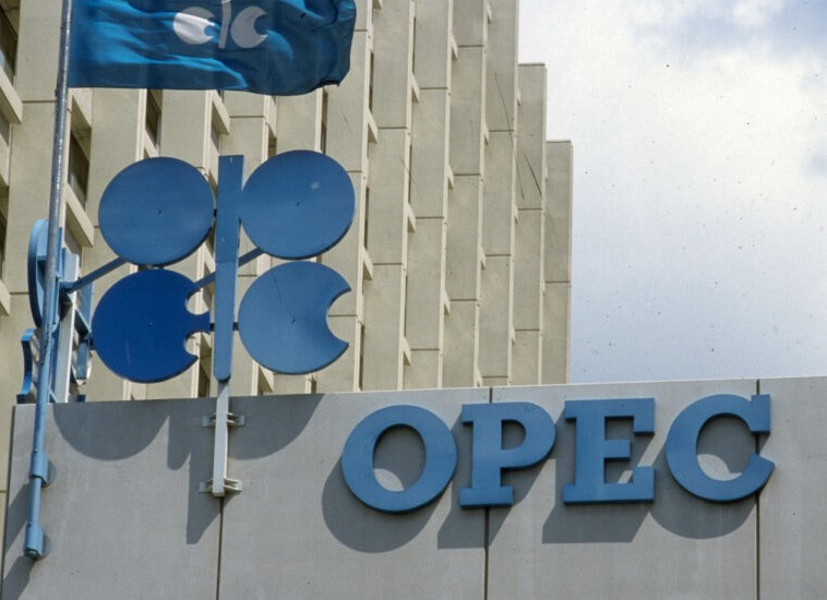 Kh&ocirc;ng c&oacute; kế hoạch ho&atilde;n tăng sản lượng dầu, OPEC+ giữ vững cam kết từ th&aacute;ng 4. Ảnh:&nbsp;energiaoltre.it