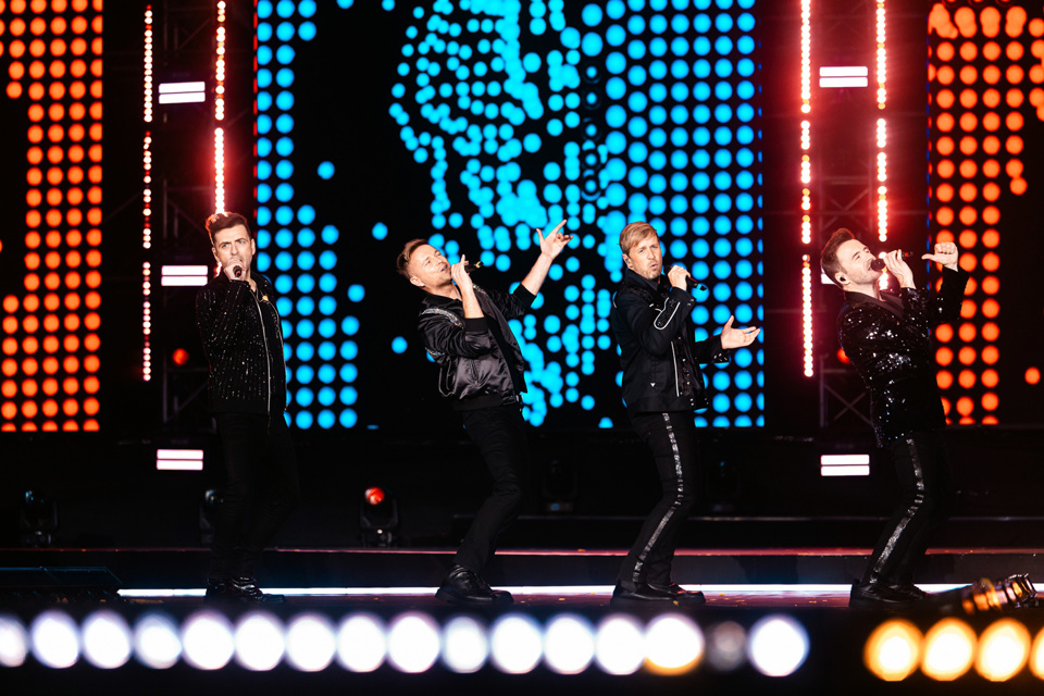 Ban nhạc Westlife (Ireland) đ&atilde; tổ chức The Wild Dreams Tour tại H&agrave; Nội