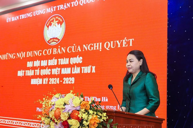 Ph&oacute; Chủ tịch-Tổng thư k&yacute; Ủy ban T.Ư Mặt trận Tổ quốc Việt Nam Nguyễn Thị Thu H&agrave; ph&aacute;t biểu