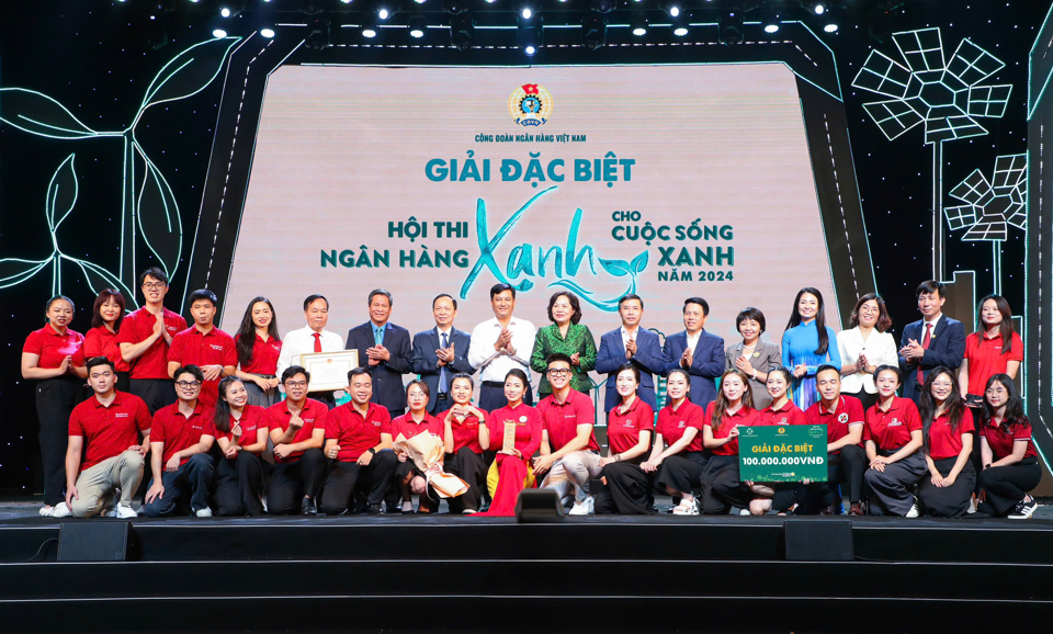 C&ocirc;ng đo&agrave;n Agribank đồng h&agrave;nh c&ugrave;ng đo&agrave;n vi&ecirc;n trong cuộc thi Ng&acirc;n h&agrave;ng xanh cho cuộc sống xanh