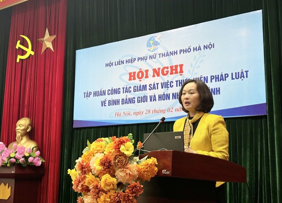 Ph&oacute; Chủ tịch Thường trực Hội Li&ecirc;n hiệp phụ nữ TP H&agrave; Nội Phạm Thị Thanh Hương ph&aacute;t biểu khai mạc hội nghị - Ảnh: V&acirc;n H&agrave;