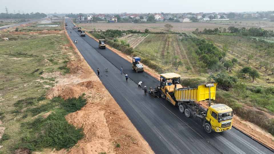 Thi c&ocirc;ng dự &aacute;n đường V&agrave;nh đai 4 - V&ugrave;ng Thủ đ&ocirc;. Ảnh: C&ocirc;ng H&ugrave;ng