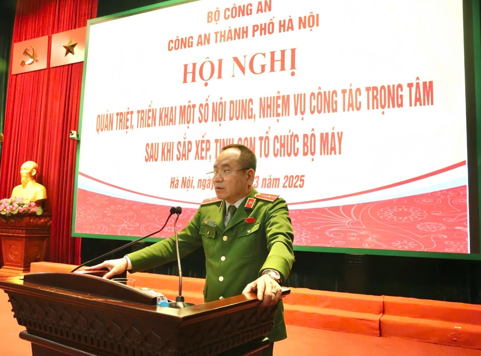 Thiếu tướng Nguyễn Thanh T&ugrave;ng - Ph&oacute; Gi&aacute;m đốc phụ tr&aacute;ch điều h&agrave;nh C&ocirc;ng an TP H&agrave; Nội ph&aacute;t biểu chỉ đạo.