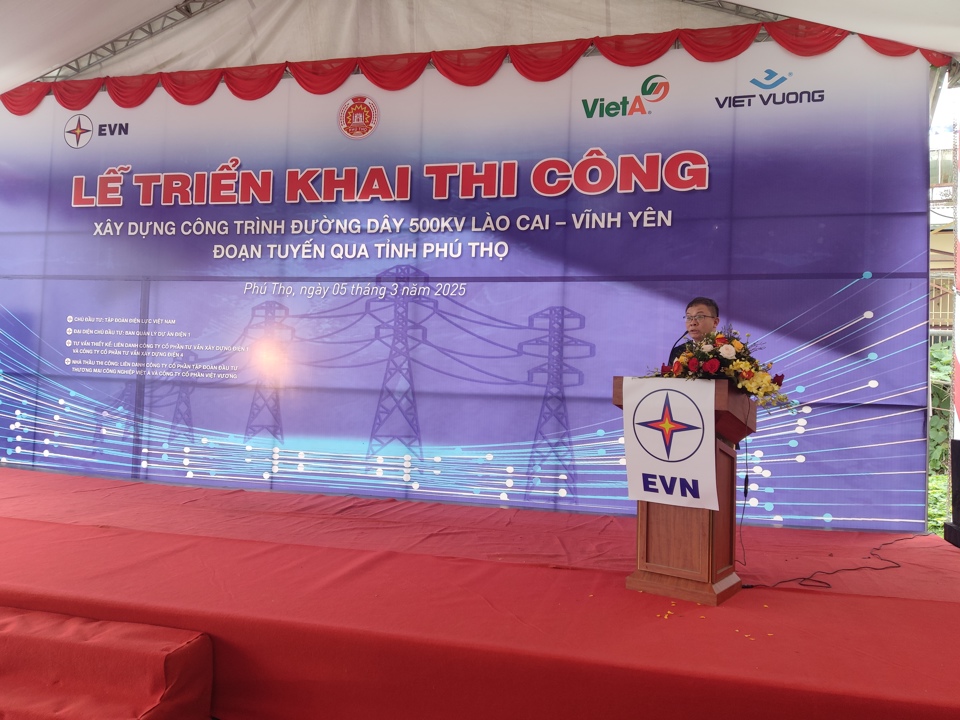 Ph&oacute; Tổng Gi&aacute;m đốc EVN Phạm Hồng Phương ph&aacute;t biểu tại buổi lễ. Ảnh: Khắc Ki&ecirc;n