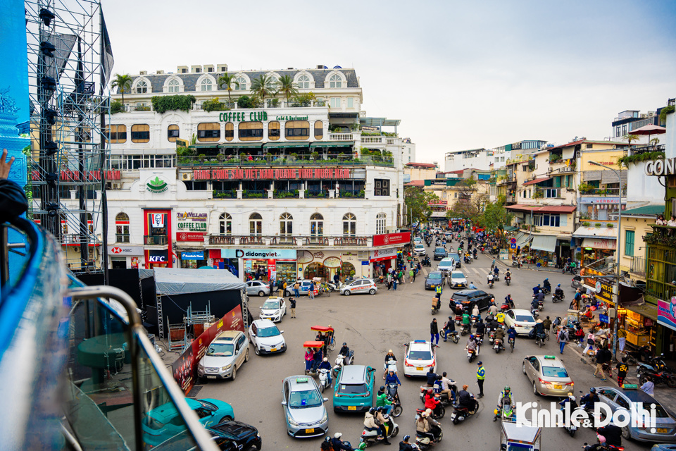 Ngo&agrave;i nghi&ecirc;n cứu quy hoạch khu vực quảng trường Đ&ocirc;ng Kinh - Nghĩa Thục, TP H&agrave; Nội cũng đang xem x&eacute;t mở rộng kh&ocirc;ng gian c&ocirc;ng cộng ở ph&iacute;a Đ&ocirc;ng Hồ Gươm.