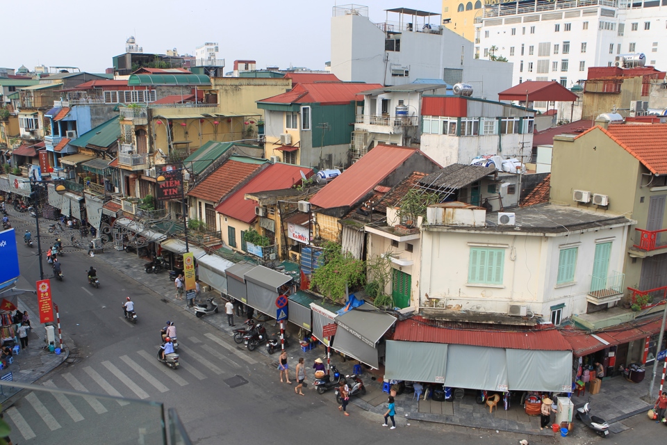 Phố H&agrave;ng Ngang - H&agrave;ng Đ&agrave;o nh&igrave;n từ tr&ecirc;n cao. Ảnh: Chiến C&ocirc;ng