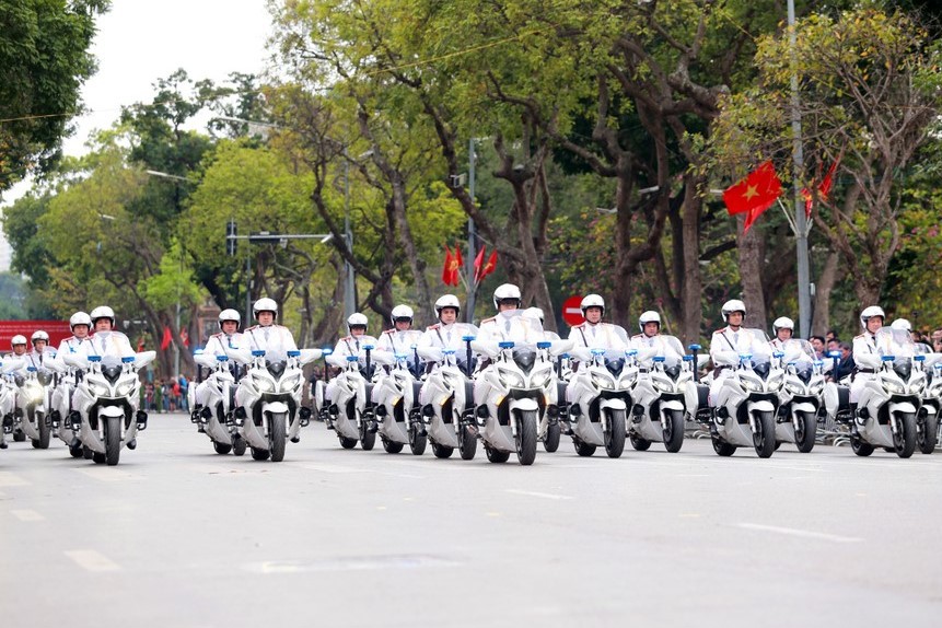 Lực lượng Cảnh s&aacute;t giao th&ocirc;ng tập luyện trong hoạt động tổng duyệt chương tr&igrave;nh "Vinh quang C&ocirc;ng an nh&acirc;n d&acirc;n Việt Nam" tại khu vực hồ Ho&agrave;n Kiếm.&nbsp;