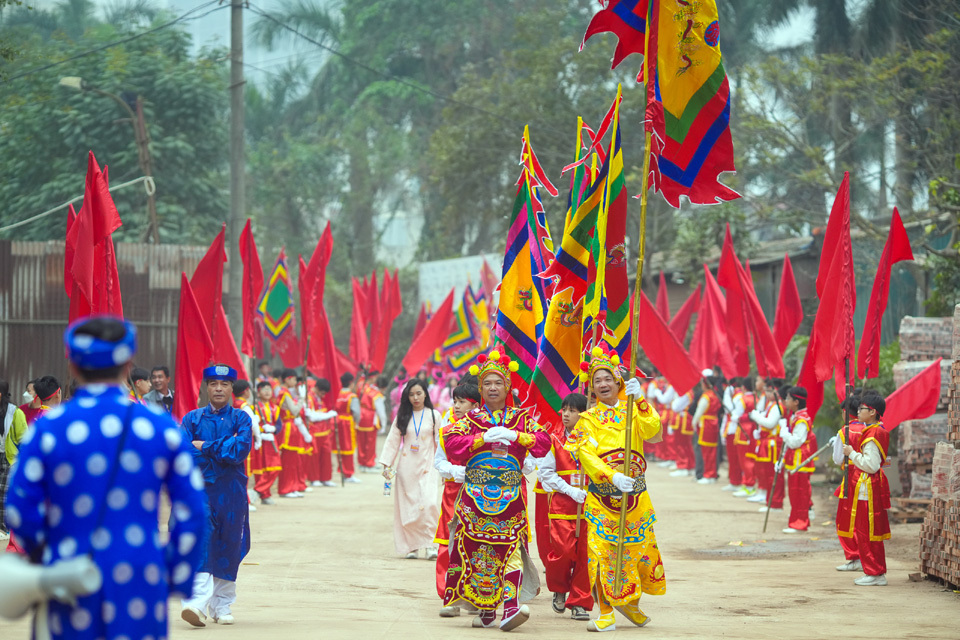 Năm nay, lễ hội được tổ chức với quy m&ocirc; lớn, bao gồm nhiều nghi lễ v&agrave; hoạt động văn h&oacute;a đặc sắc. Điểm nhấn đặc biệt l&agrave; Đại lễ rước thần, với sự tham gia của 10 tổng rước, bao gồm kiệu Th&aacute;nh Cả, kiệu Th&aacute;nh Mẫu, kiệu lễ vật, kiệu nước... Tổng cộng gần 2.000 người, gồm c&aacute;c tổ d&acirc;n phố, đo&agrave;n thể, d&ograve;ng họ v&agrave; khối nh&acirc;n d&acirc;n c&aacute;c di t&iacute;ch c&ugrave;ng tham gia rước kiệu.