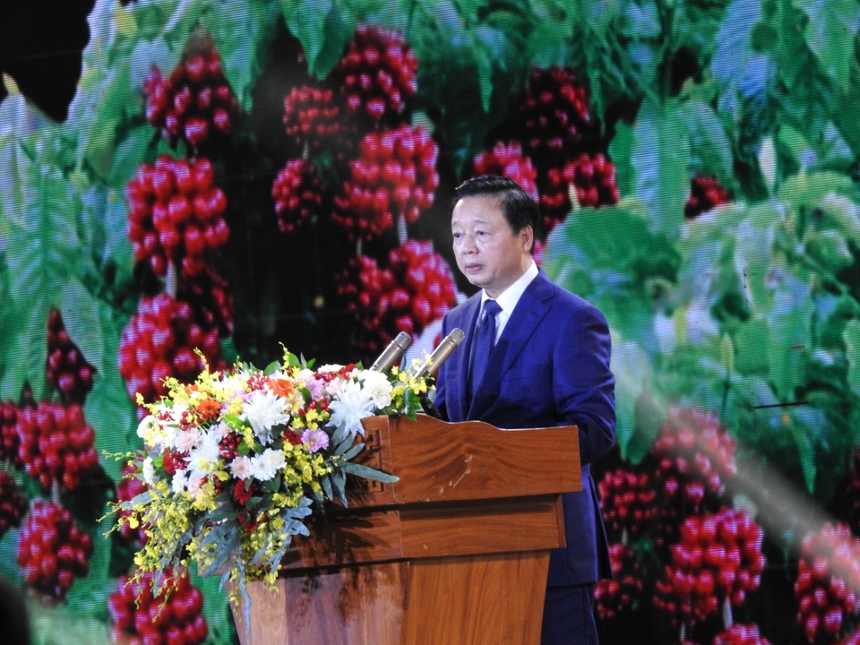 Ph&oacute; Thủ tướng Ch&iacute;nh phủ Trần Hồng H&agrave; ph&aacute;t biểu tại buổi Lễ khai mạc&nbsp;Lễ hội C&agrave; ph&ecirc; Bu&ocirc;n Ma Thuột lần thứ 9 &ndash; năm 2025.