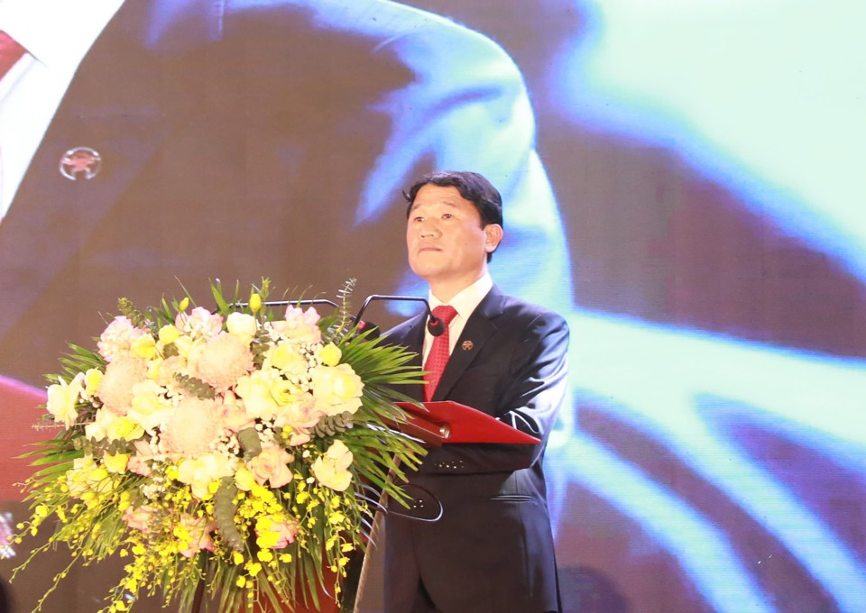 Adjoint Le président du comité populaire du district de Gia Lam, Truong Van Hoc, a prononcé le discours d'ouverture du festival.