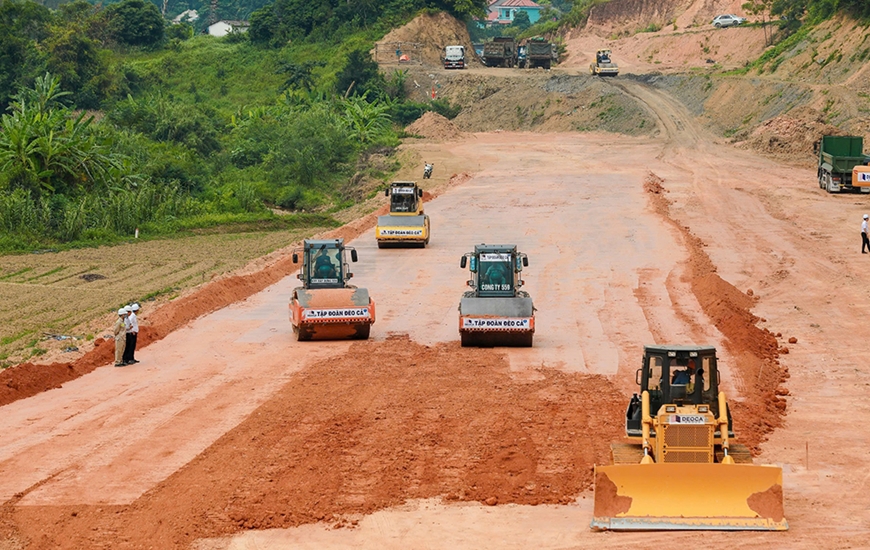 Phấn đấu năm 2025 th&ocirc;ng tuyến Đồng Đăng - Tr&agrave; Lĩnh v&agrave; cửa khẩu Hữu Nghị - Chi Lăng