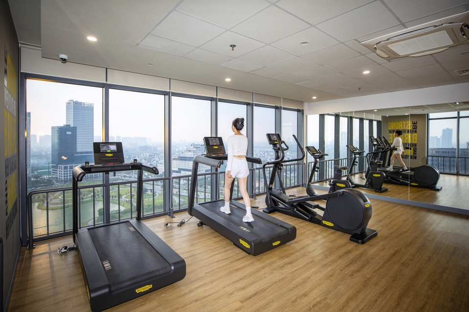 Ph&ograve;ng gym hiện đại nằm tại tầng 23 với tầm view panorama - đặc quyền d&agrave;nh ri&ecirc;ng cho cư d&acirc;n.