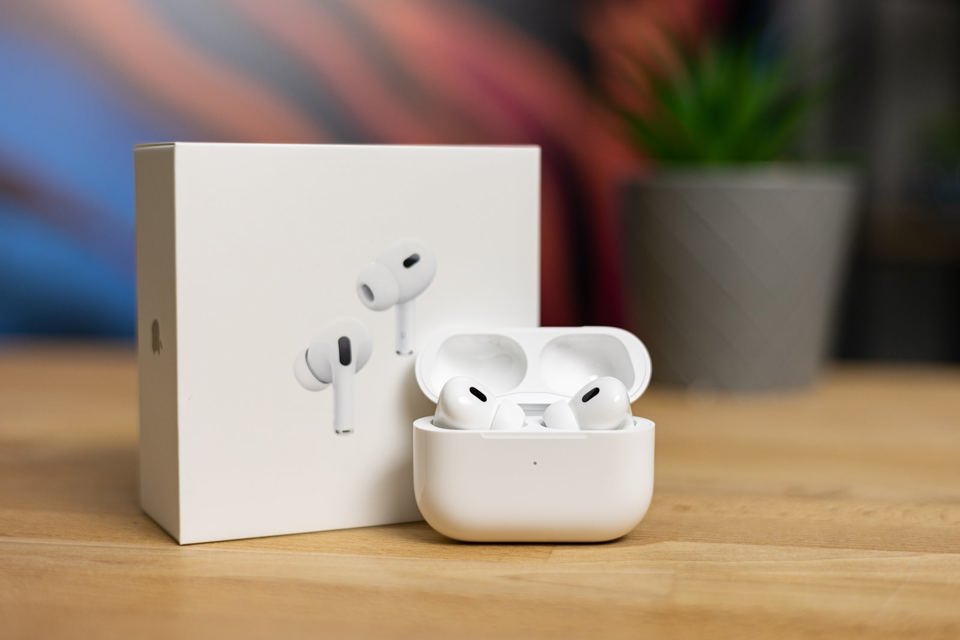 Airpods Pro thế hệ thứ 2. Ảnh: wallpaperaccess