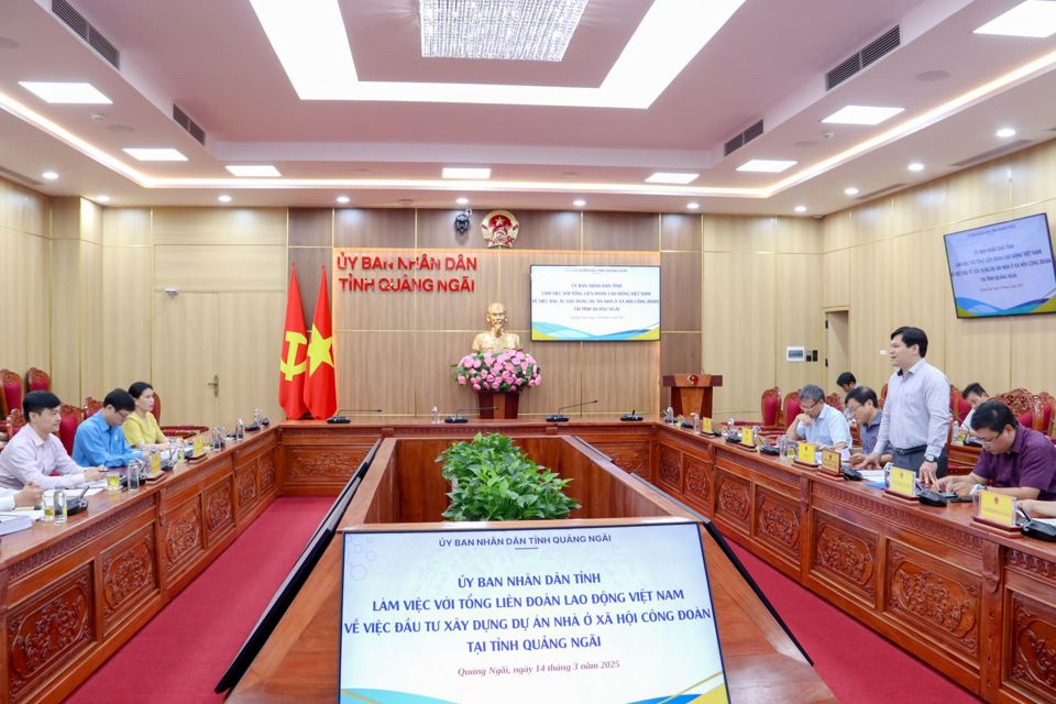 Quang cảnh buổi làm việc.