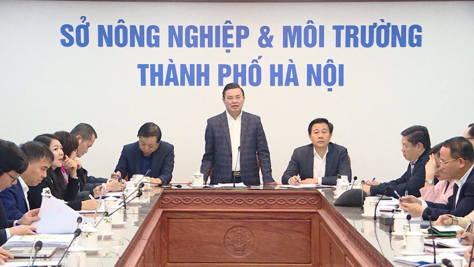 Cục trưởng Cục M&ocirc;i trường (Bộ N&ocirc;ng nghiệp v&agrave; M&ocirc;i trường) Ho&agrave;ng Văn Thức ph&aacute;t biểu tại hội thảo.