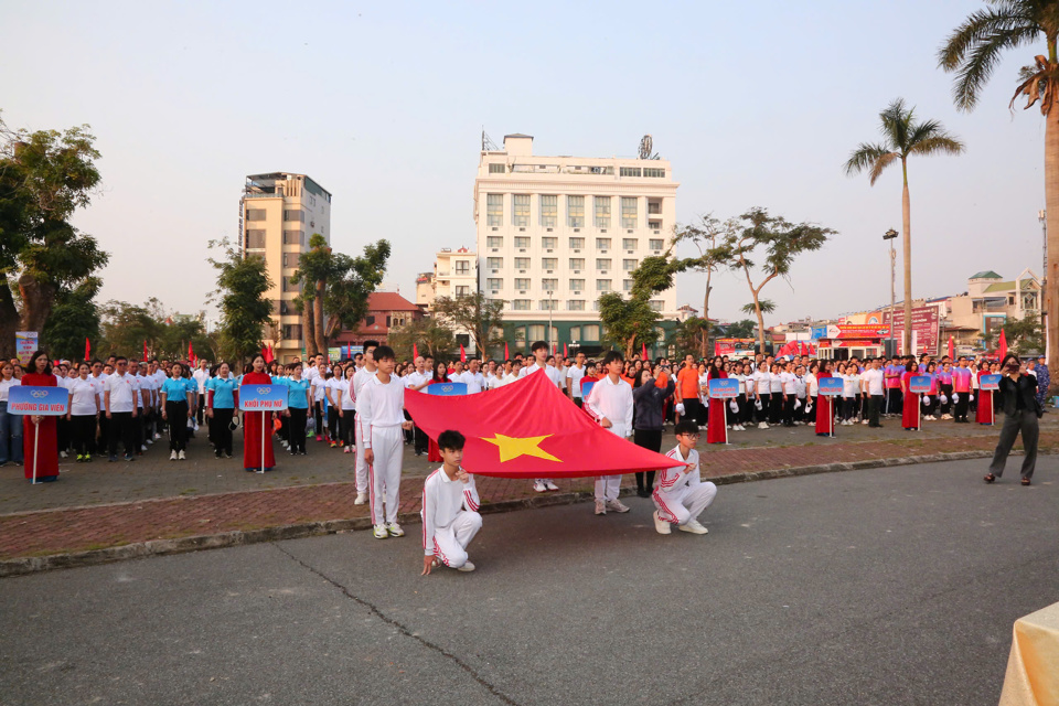 Ng&agrave;y chạy v&igrave; th&agrave;nh phố Hải Ph&ograve;ng xanh, văn minh v&agrave; th&acirc;n thiện năm 2025 được&nbsp;truyền h&igrave;nh trực tiếp tại 4 điểm cầu.